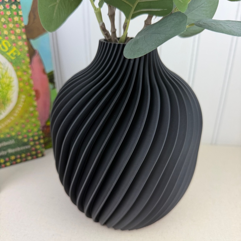 Unique Spiral Modern Flower Vase, The Kivan Vase, Plant Lover - Picture 2 of 8